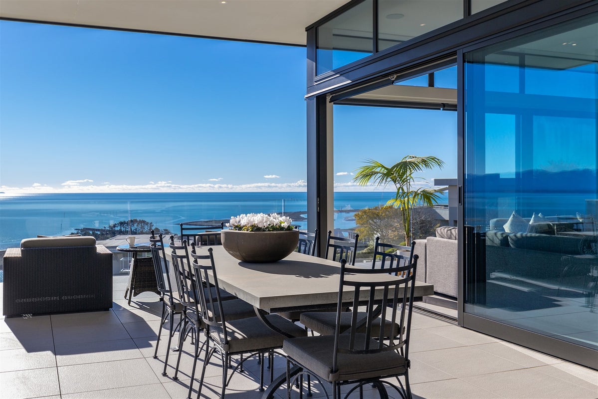 85 The Cliffs, Britannia Heights, Nelson - Carousel 1