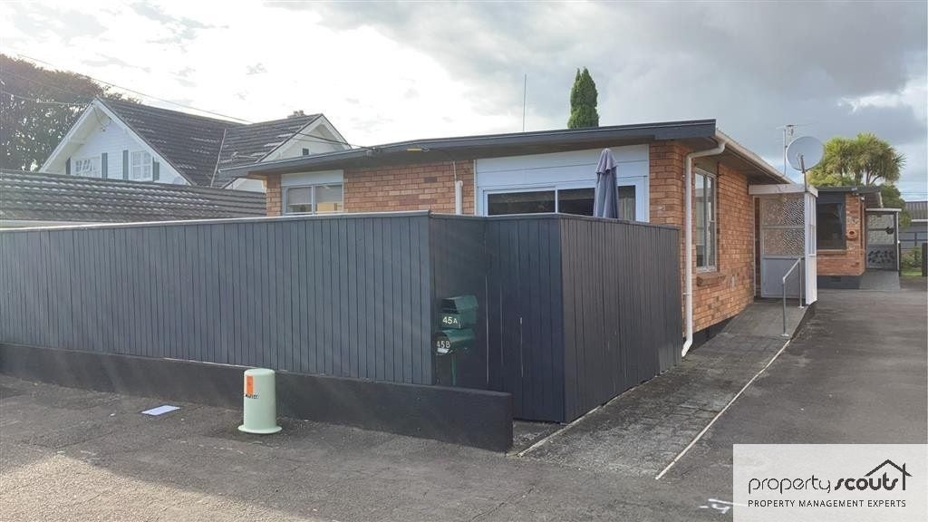 45A Barrett Street, Westown, New Plymouth - Carousel 2
