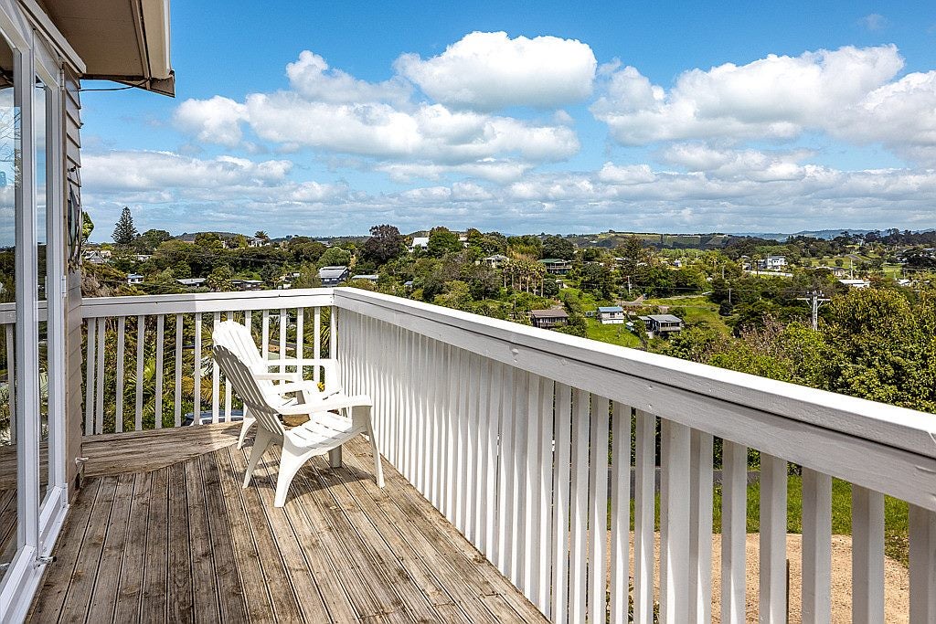 15 Beresford Avenue, Surfdale, Waiheke Island - Carousel 47