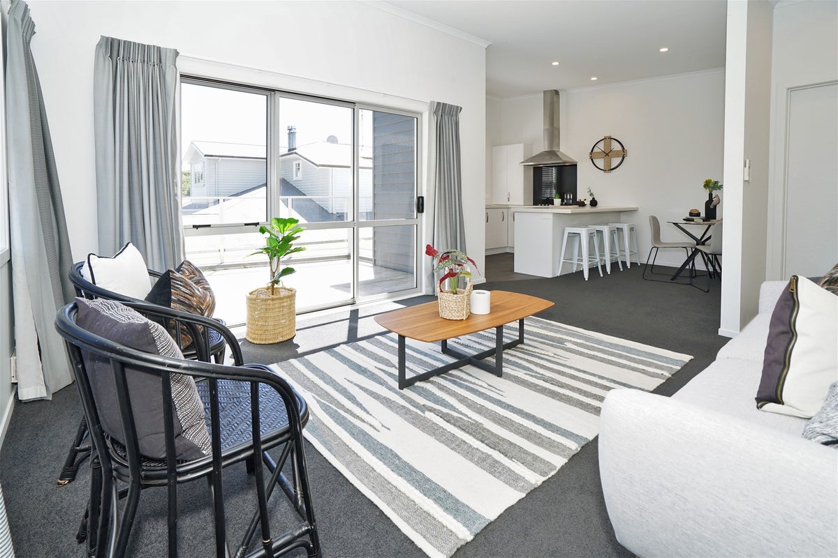 1/6 Dyer Street, Whitiora, Hamilton - Carousel 2
