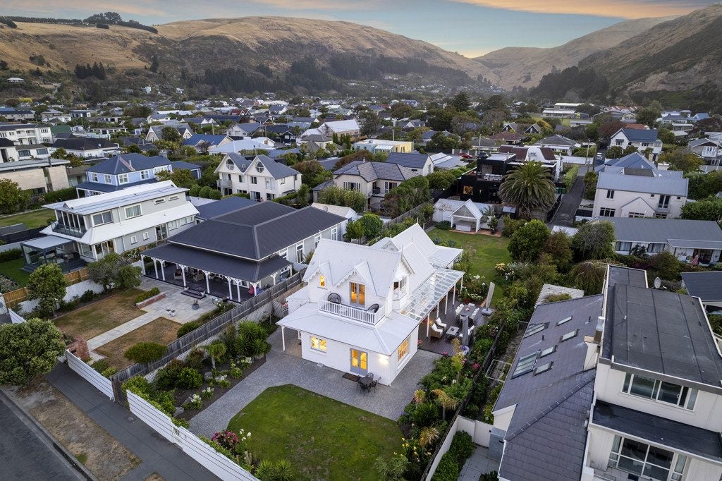 74 Esplanade, Sumner, Christchurch - Carousel 2