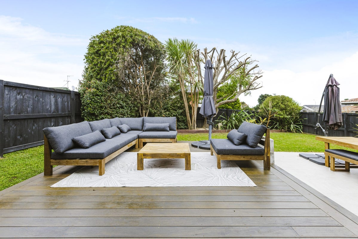 9 Elrita Place, Conifer Grove, Takanini - Carousel 2