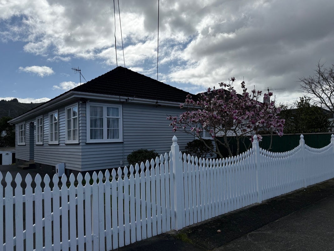 19 Kowhai Avenue, Ebdentown, Upper Hutt - Carousel 1