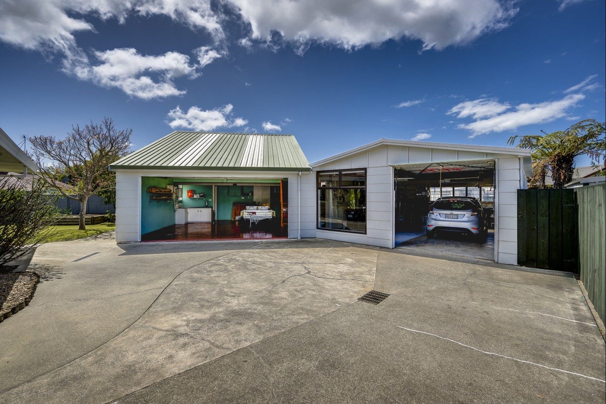 56 Hetley Crescent, Taradale, Napier - Carousel 2