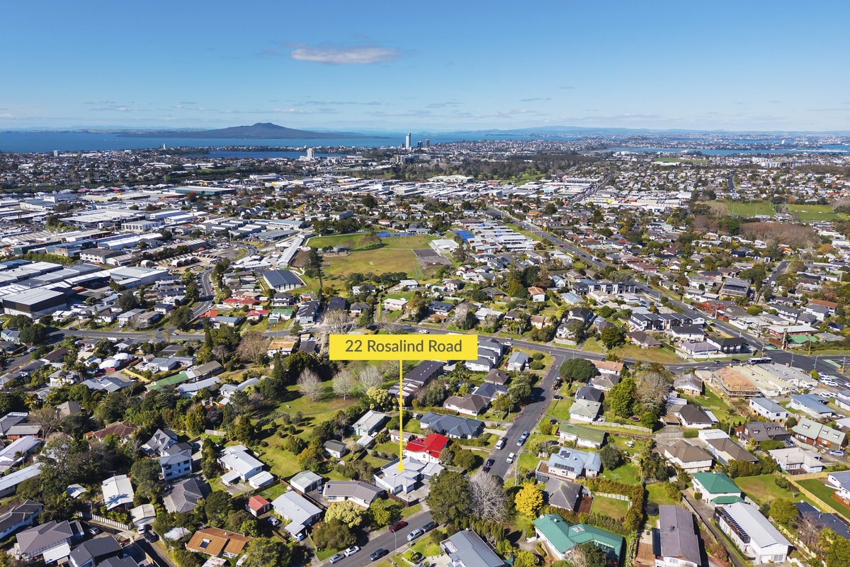 22 Rosalind Road, Glenfield, Auckland - Carousel 25