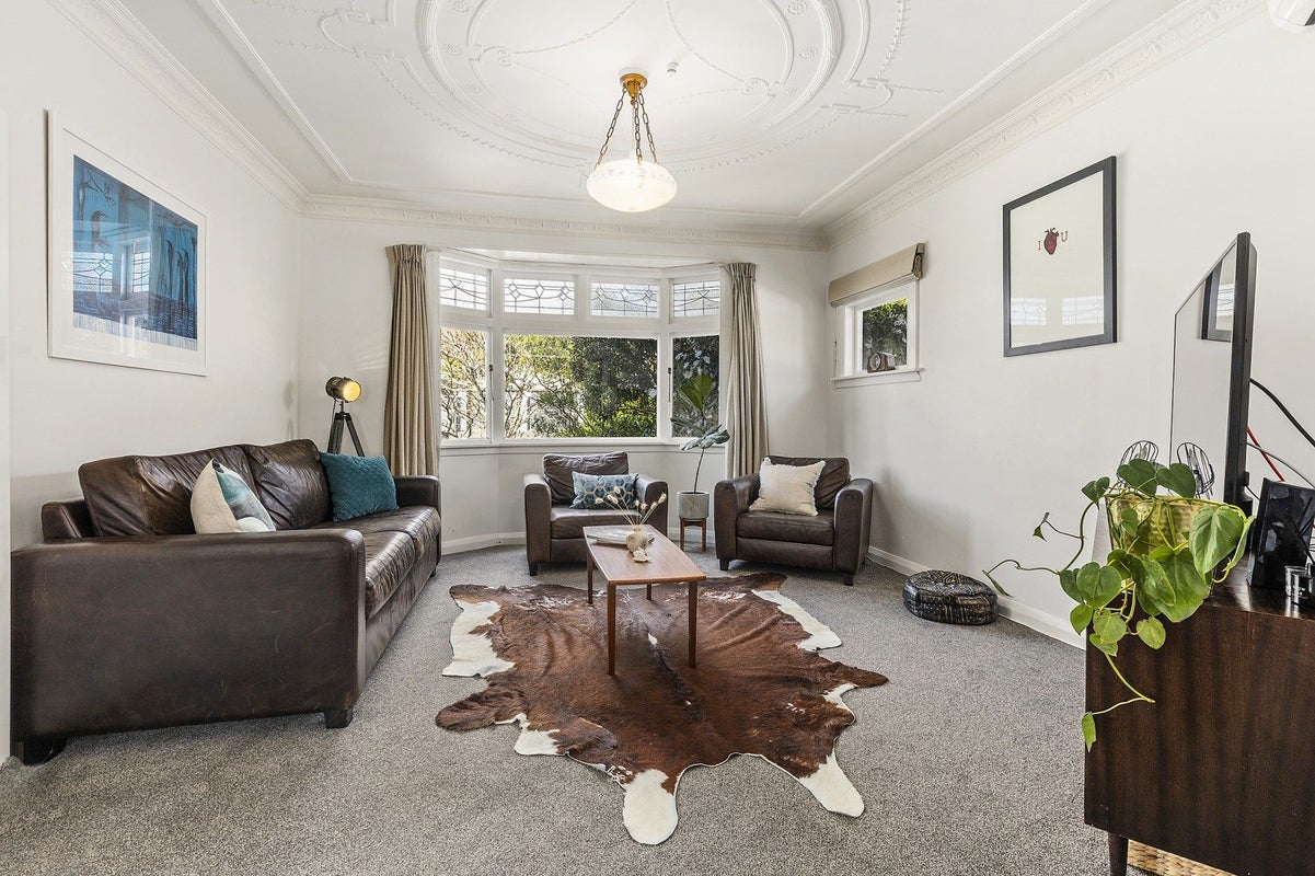 8 Friend Street, Karori, Wellington - Carousel 2
