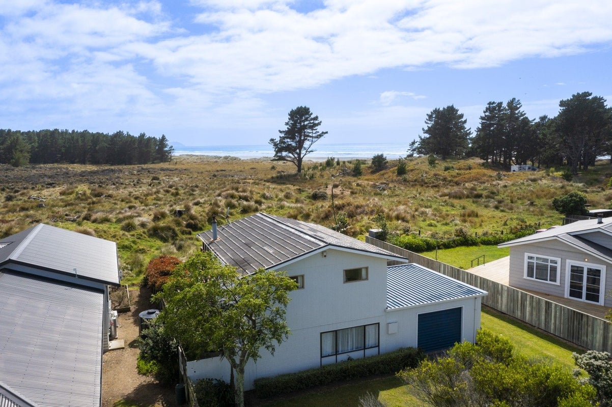 14 Puketauhinu Place, Porangahau - Carousel 2