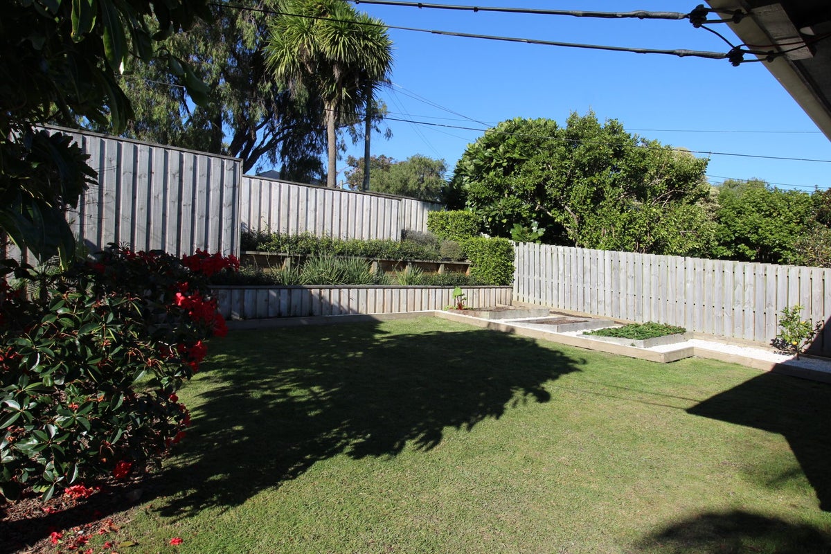 9A Hadfield Avenue, Waterview, Auckland - Carousel 2