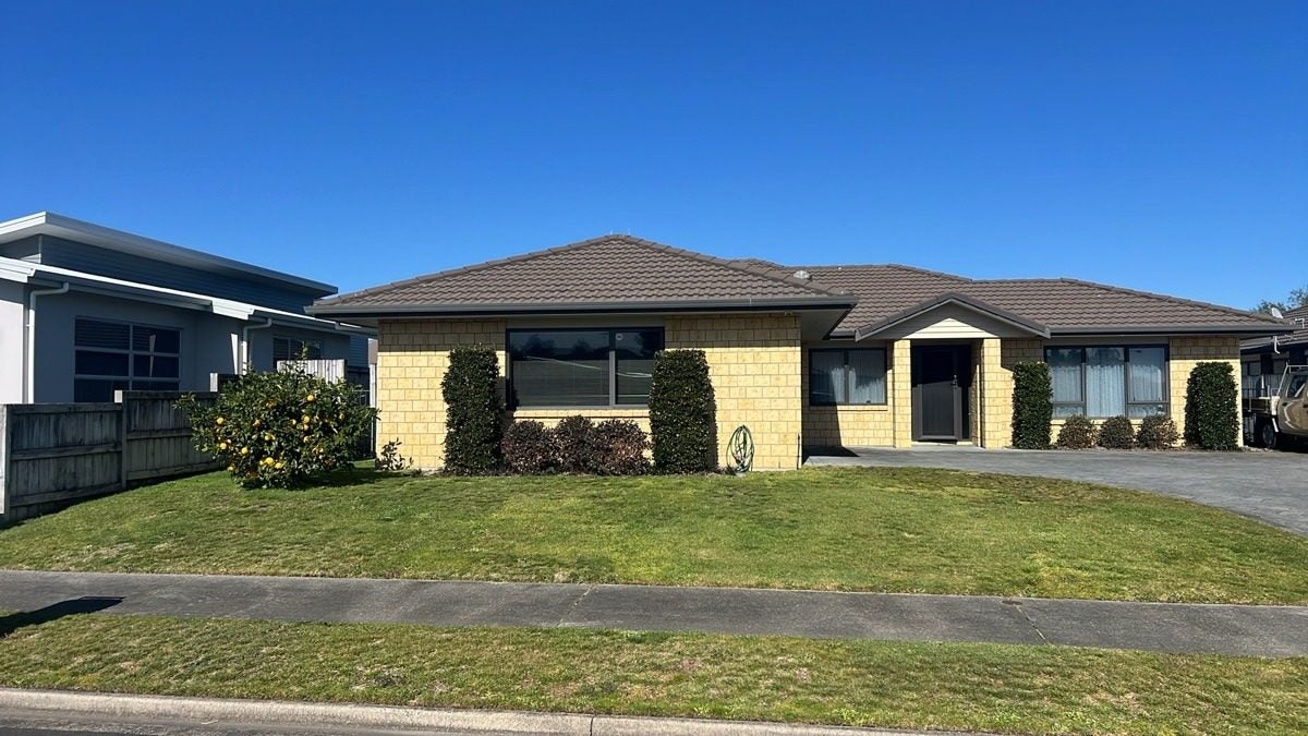 14 Ebony Court, Rototuna North, Hamilton - Carousel 19