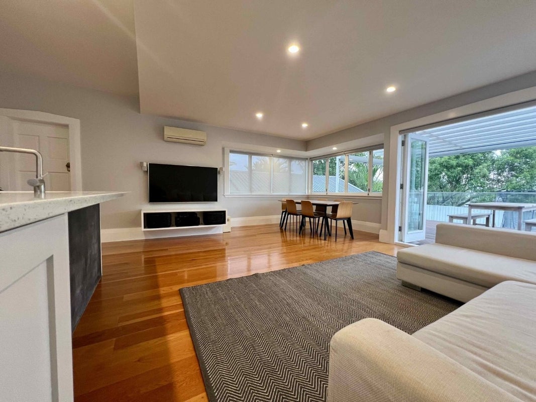 8 Cumberland Avenue, Westmere, Auckland - Carousel 2