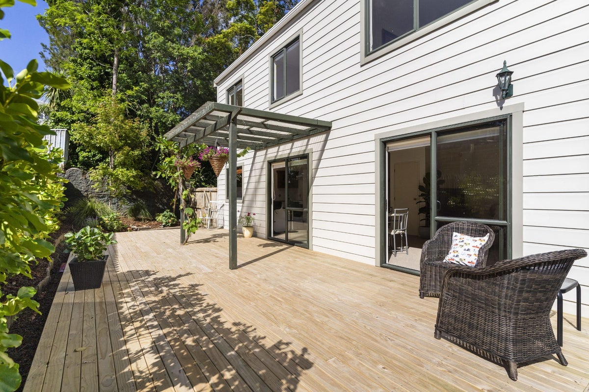 1/66 Seaview Road, Glenfield, Auckland - Carousel 1