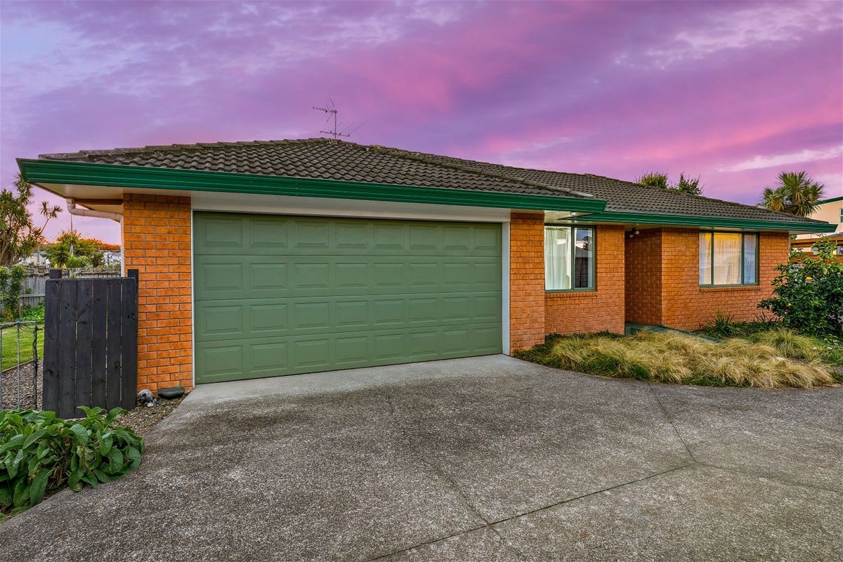 9 Swanson Oaks, Swanson, Auckland - Carousel 1