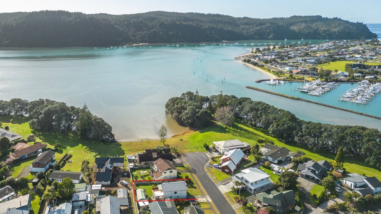 102 Awarua Place, Whangamata - Carousel 34