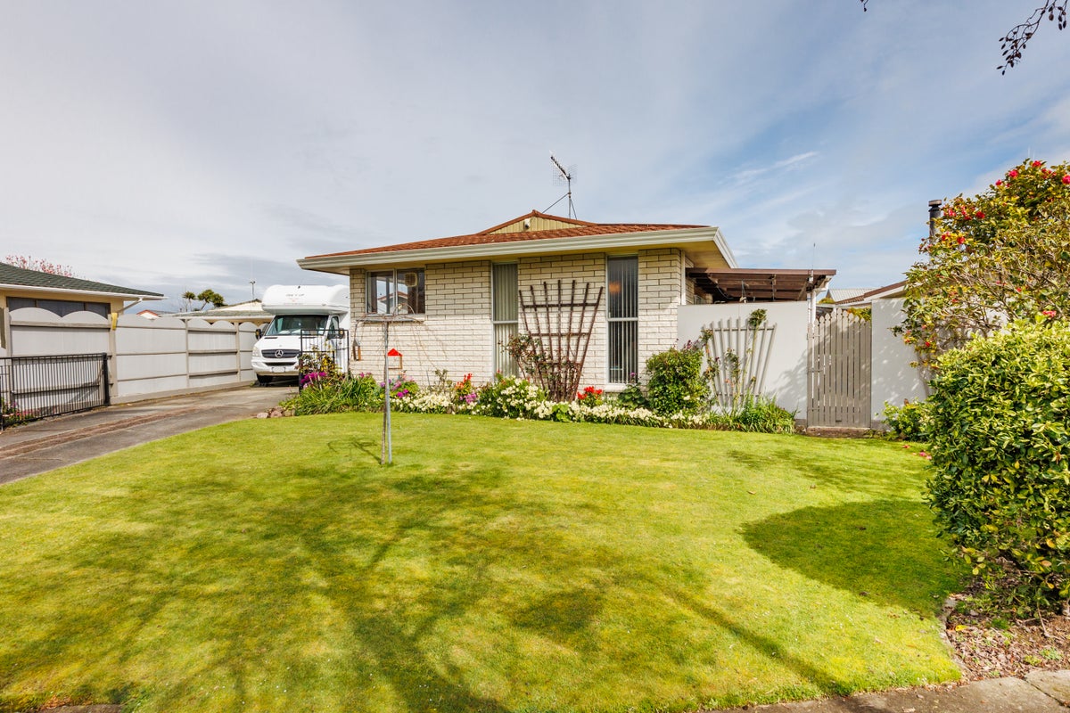 15 Grange Place, Milson, Palmerston North - Carousel 2