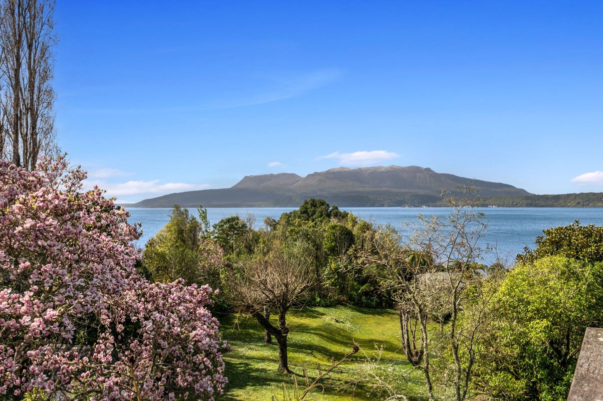 35 Spencer Road, Lake Tarawera, Rotorua - Carousel 1