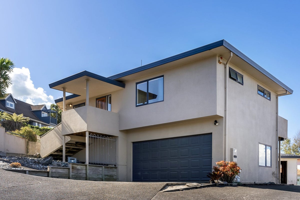 18 Roseville Road, Gulf Harbour, Whangaparaoa - Carousel 1