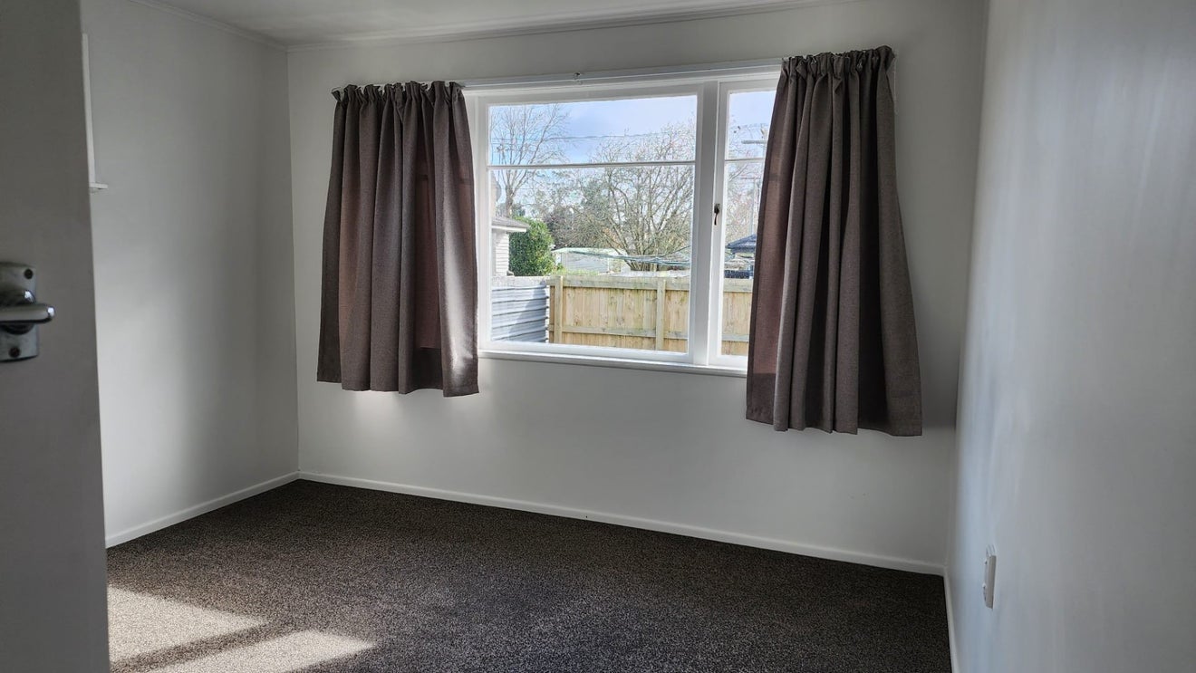 92A Bruce Avenue, Glenview, Hamilton - Carousel 6