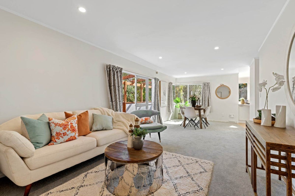 1/13 Limmer Place, Browns Bay, Auckland - Carousel 2
