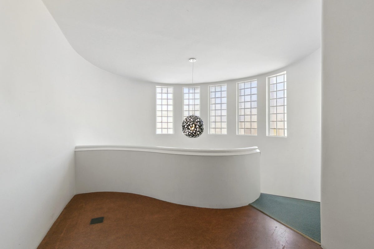 8/22 Ghuznee Street, Te Aro, Wellington - Carousel 2