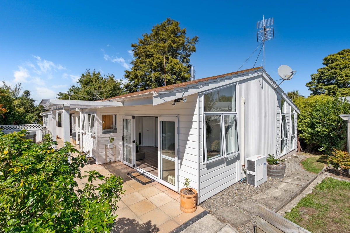 7 Manuka Street, Lansdowne, Masterton - Carousel 1