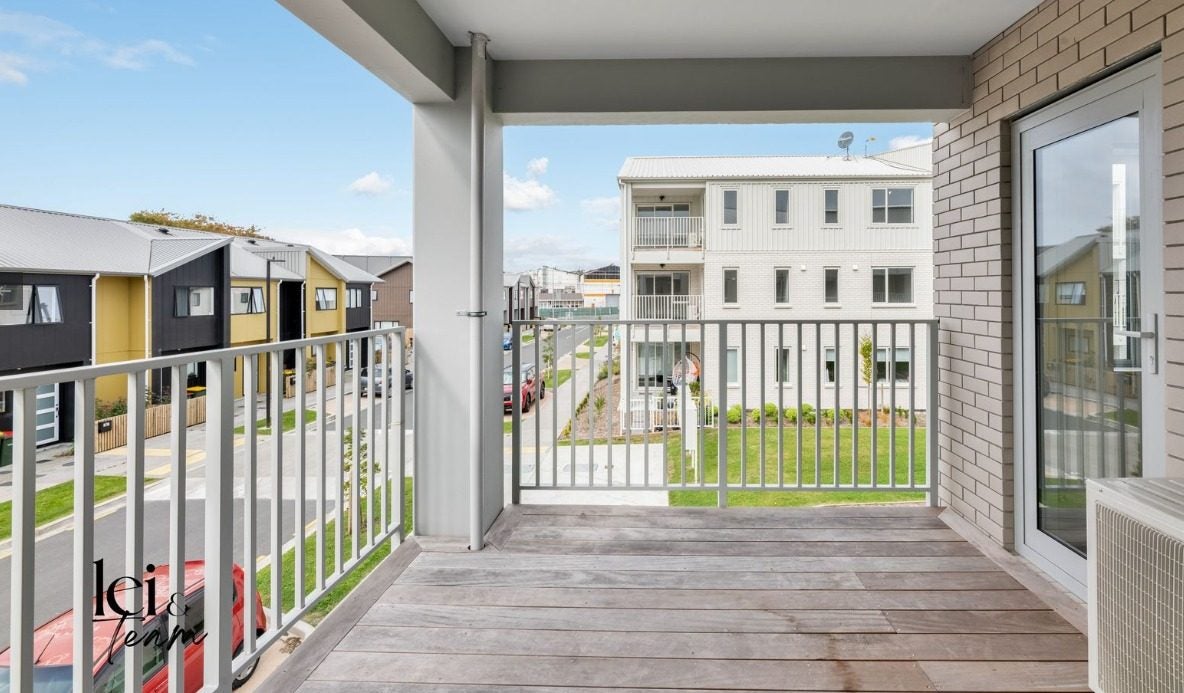 206/28B Eileen Newey Place, Henderson, Auckland - Carousel 1