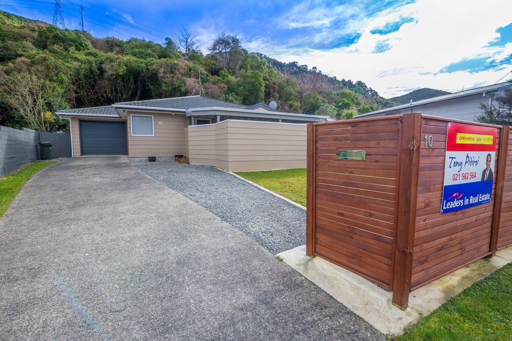 10 Tulsa Grove, Totara Park, Upper Hutt - Carousel 1