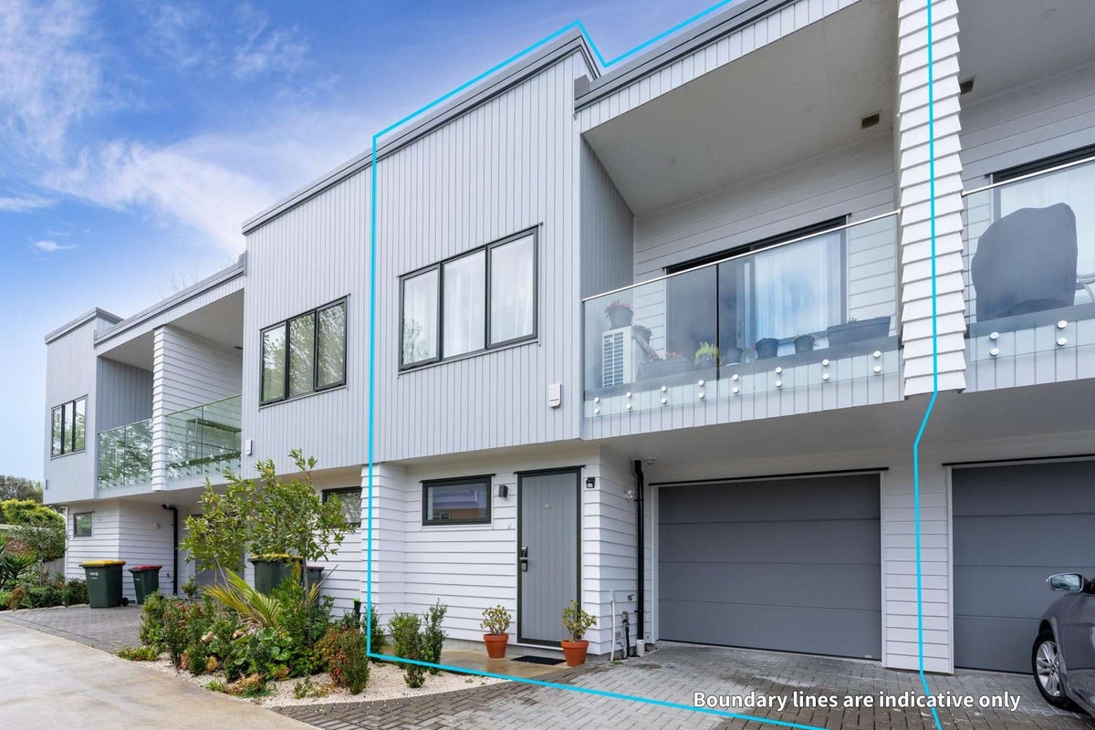 9C Matuhi Rise, Henderson, Auckland - Carousel 1
