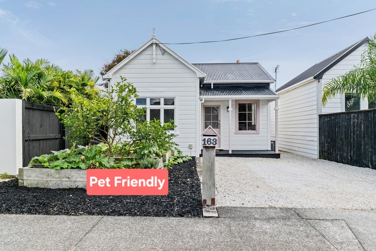 163 Lemon Street, Strandon, New Plymouth - Carousel 1