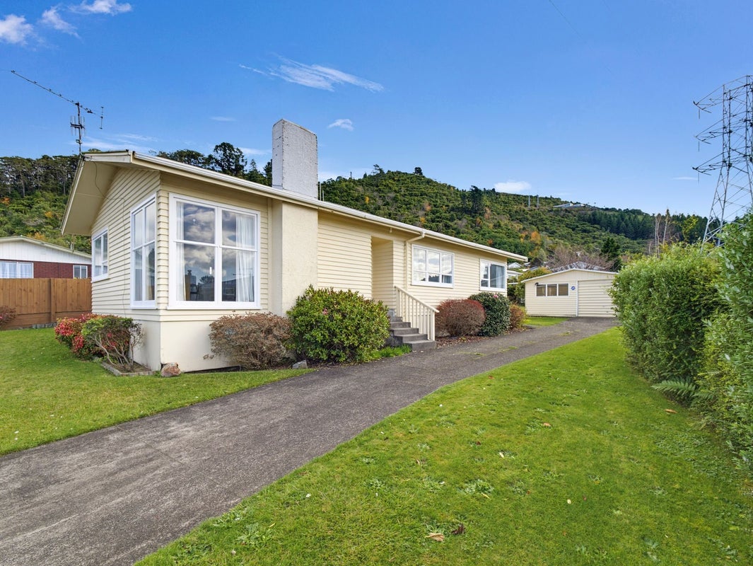 69 Kea Street, Selwyn Heights, Rotorua - Carousel 1