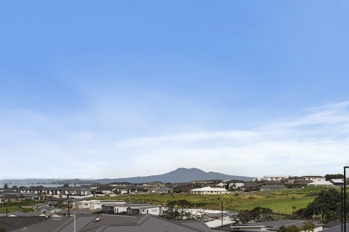 8 Karo Road, Beachlands, Auckland - Carousel 2
