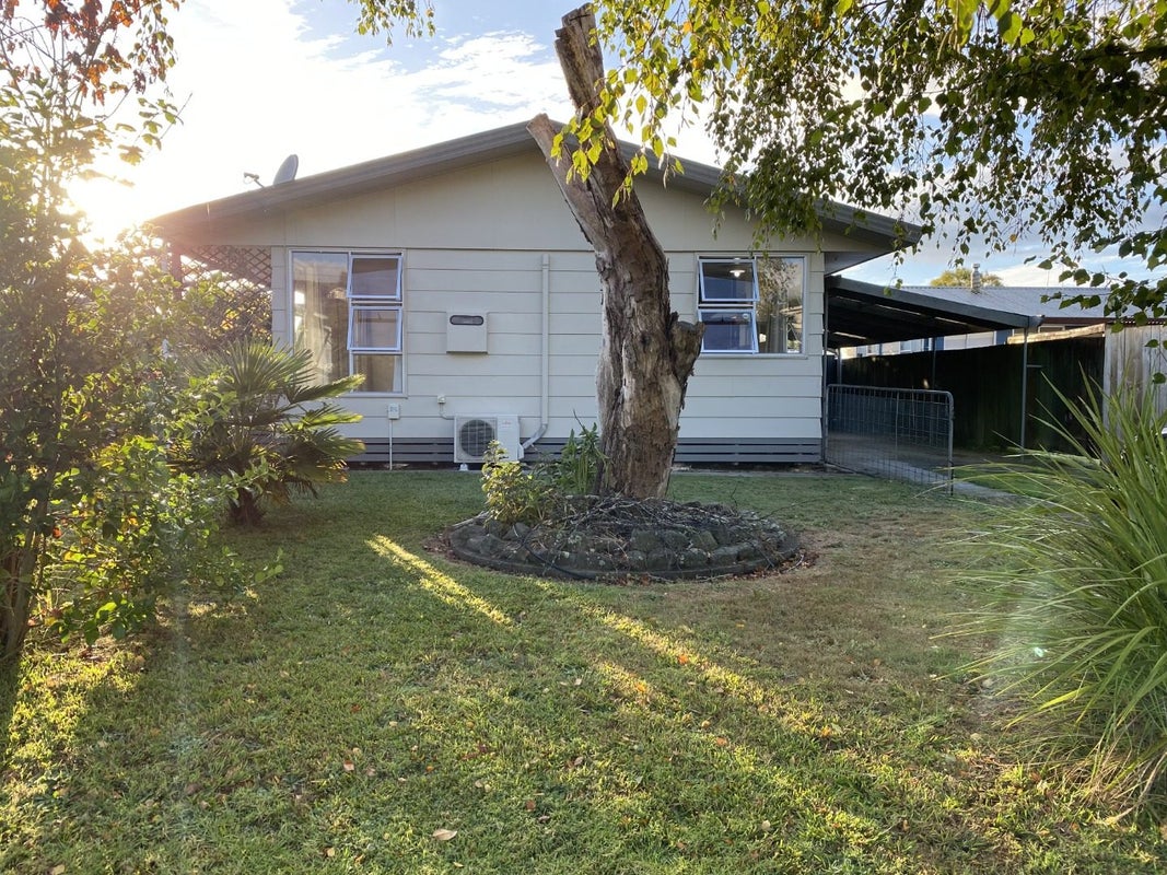 415 Kahikatea Drive, Dinsdale, Hamilton - Carousel 1