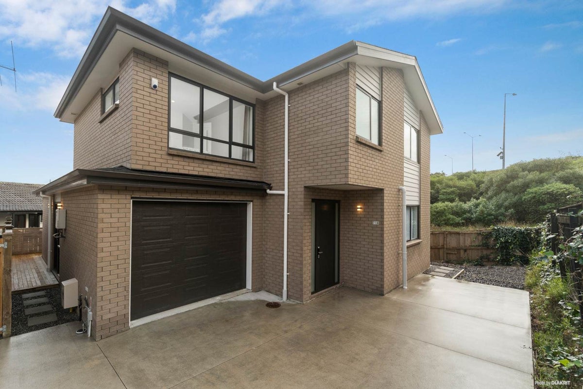 71A Santiago Crescent, Unsworth Heights, Auckland - Carousel 1