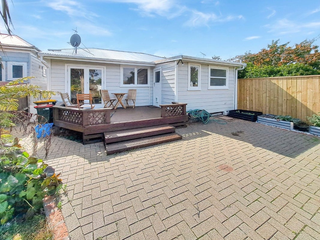 10 High Street, Petone, Lower Hutt - Carousel 1