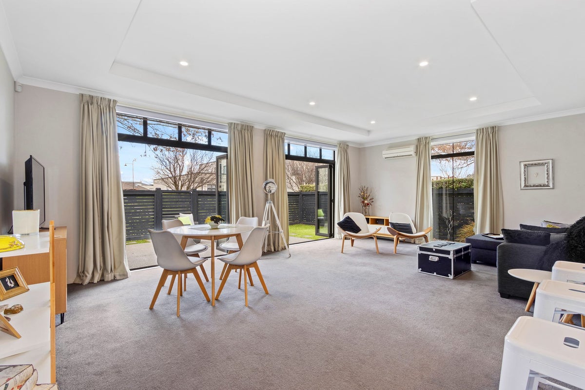 6 Millcreek Lane, Northwood, Christchurch - Carousel 2