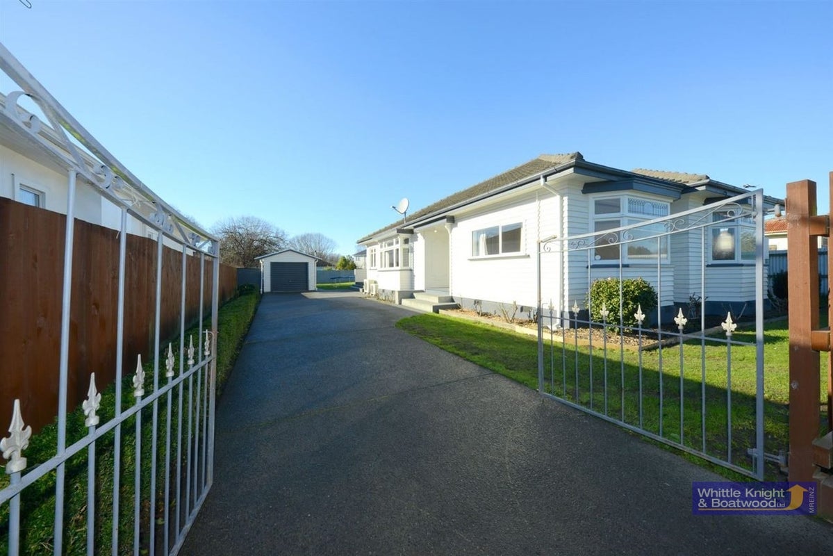 240 Hills Road, Mairehau, Christchurch - Carousel 1