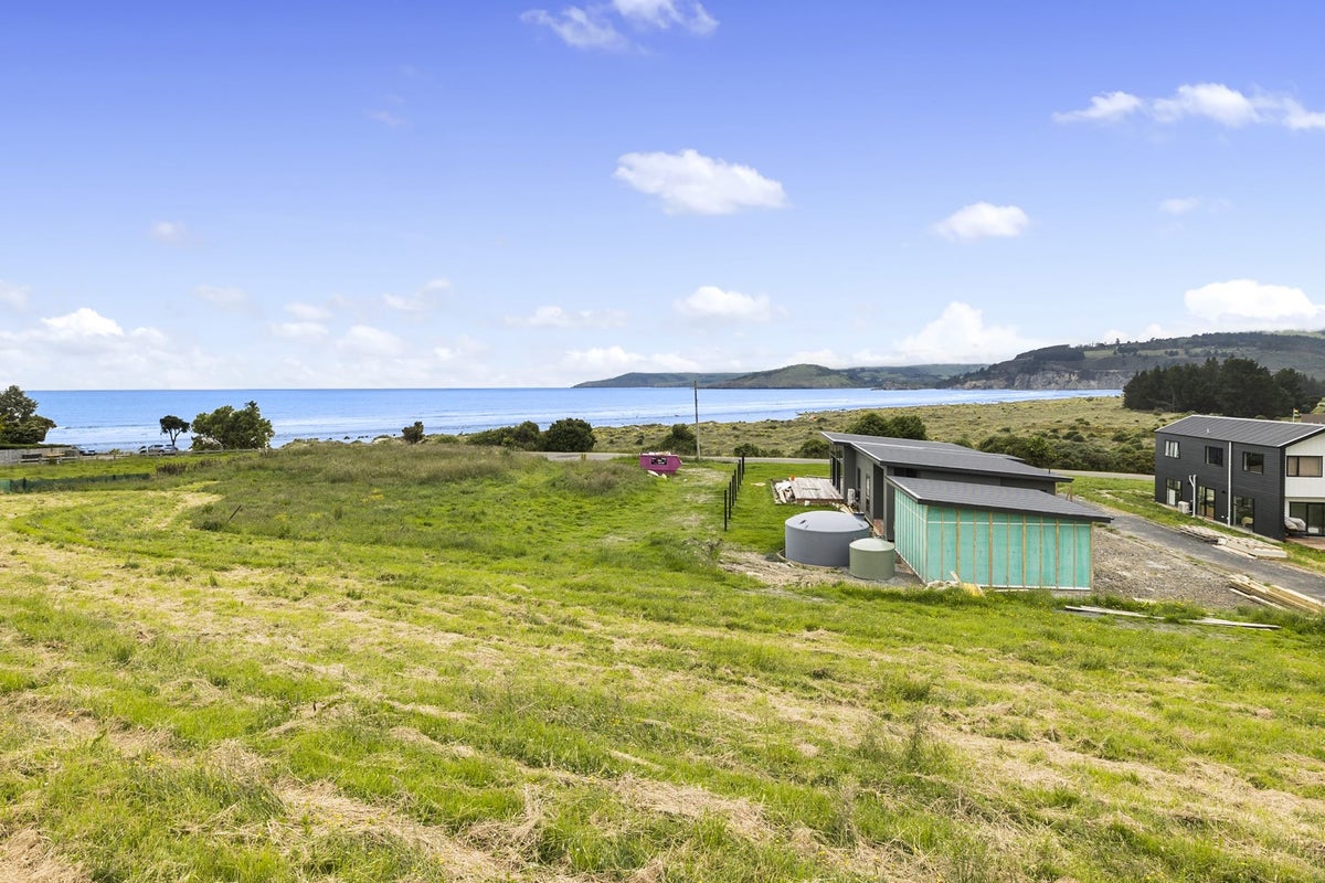 19C Esplanade, Warrington, Waikouaiti - Carousel 1