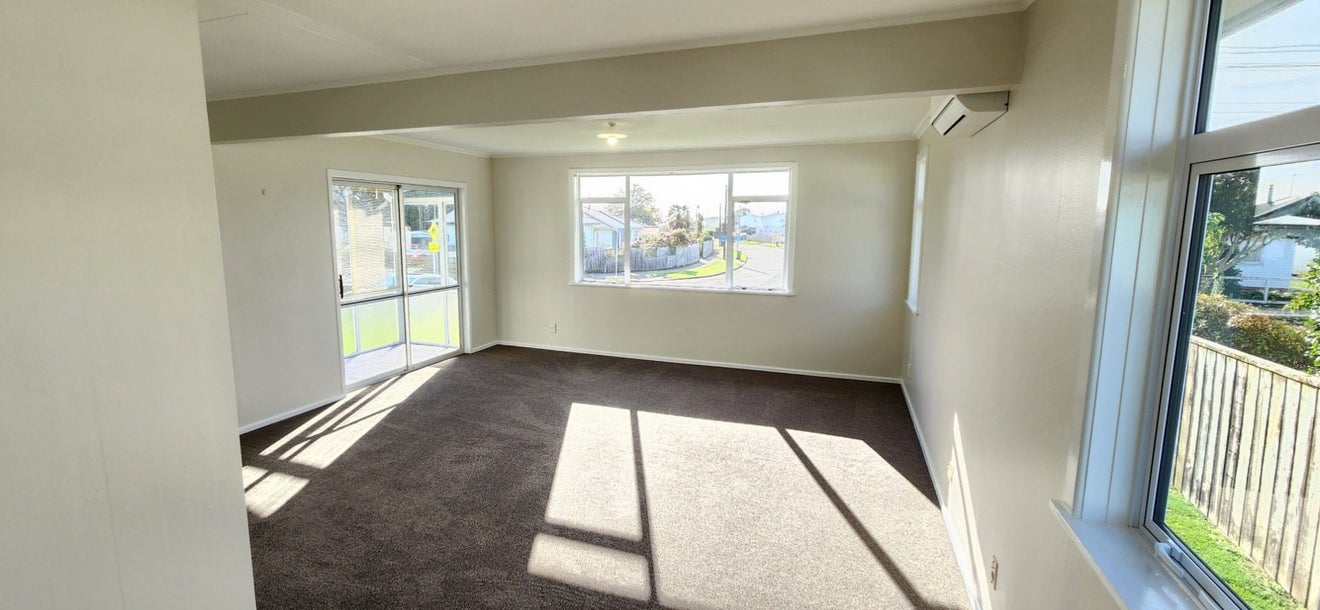 16 Kauri Street, Merrilands, New Plymouth - Carousel 2