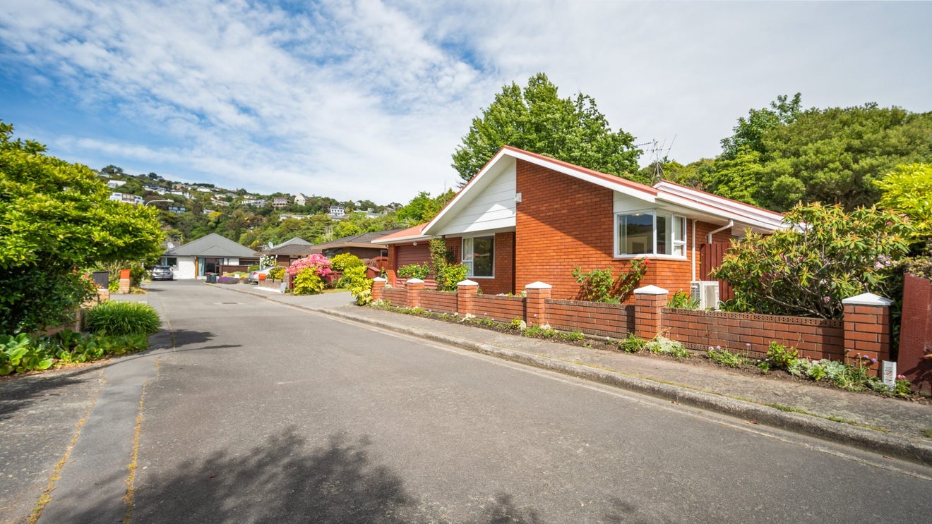 6 Torvill and Dean Lane, Cashmere, Christchurch - Carousel 1
