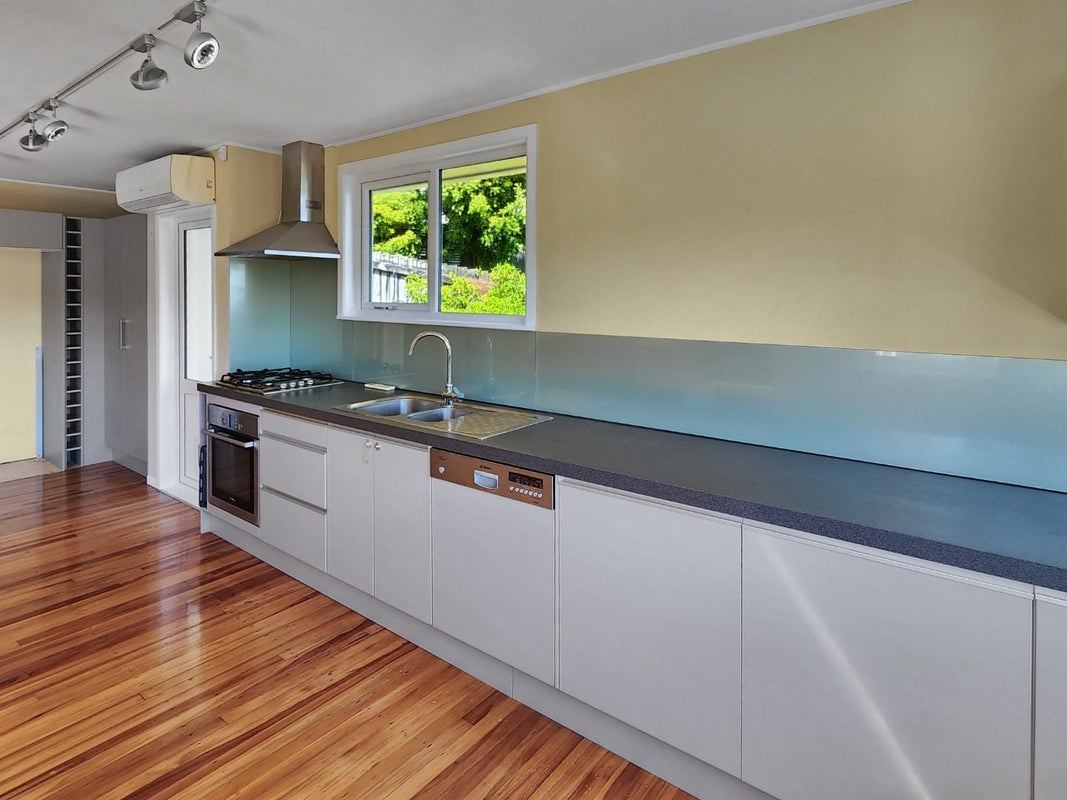 35 Poto Road, Normandale, Lower Hutt - Carousel 2