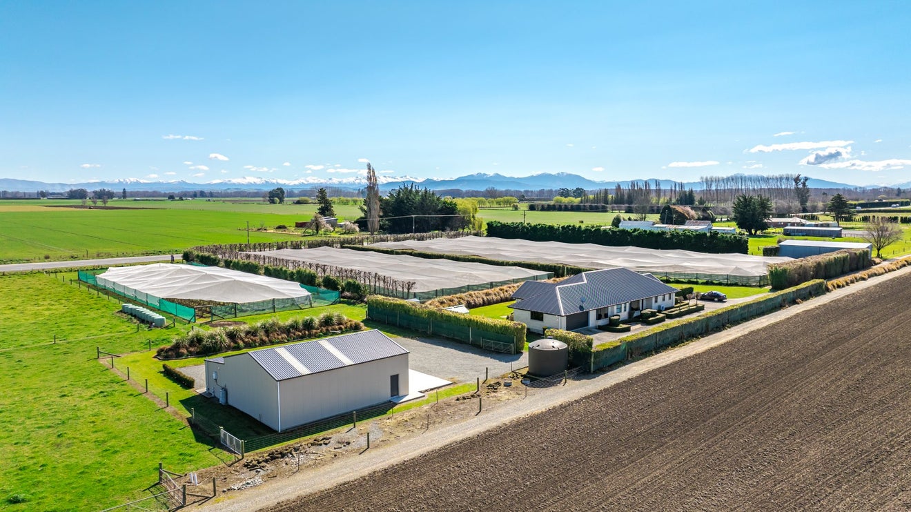 16 Arowhenua Station Road, Kerrytown - Carousel 2