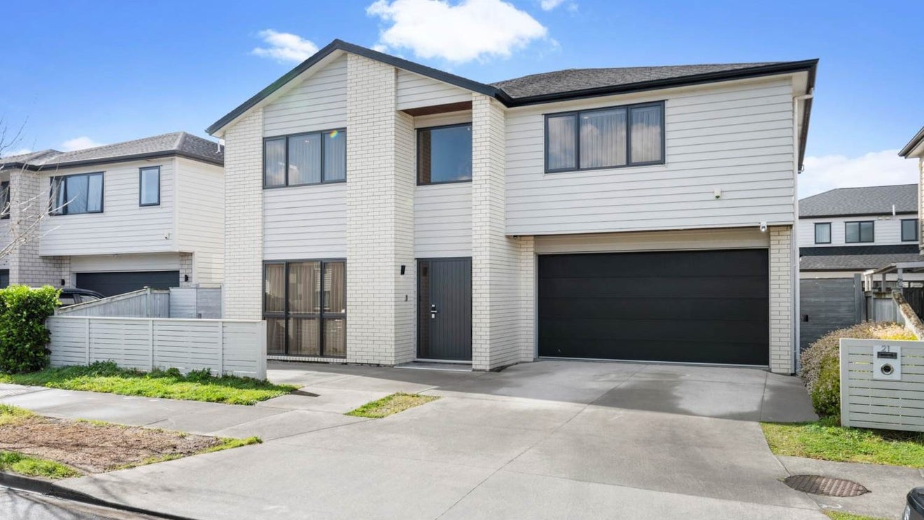 21 Quattro Avenue, Flat Bush, Auckland - Carousel 1