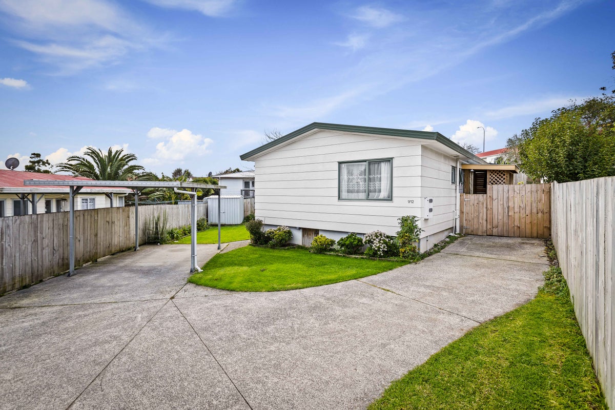 1/12 Styca Place, Sunnyvale, Auckland - Carousel 1