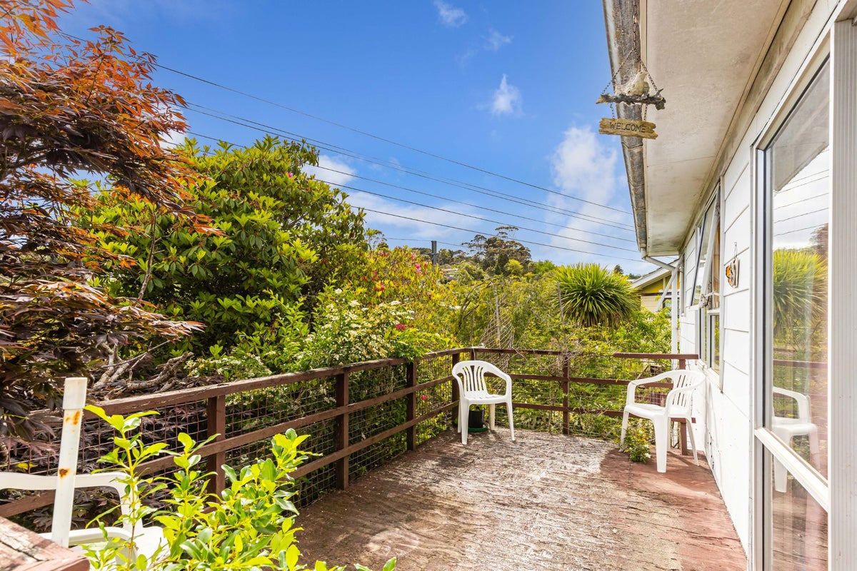 14 Benita Place, Sunnyvale, Auckland - Carousel 2