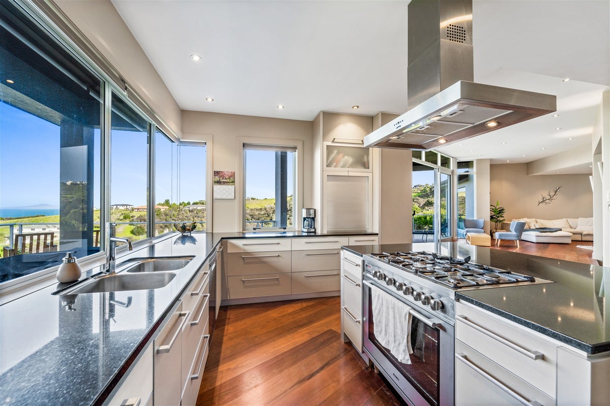 139 Roberts Road, Matakatia, Whangaparaoa - Carousel 2