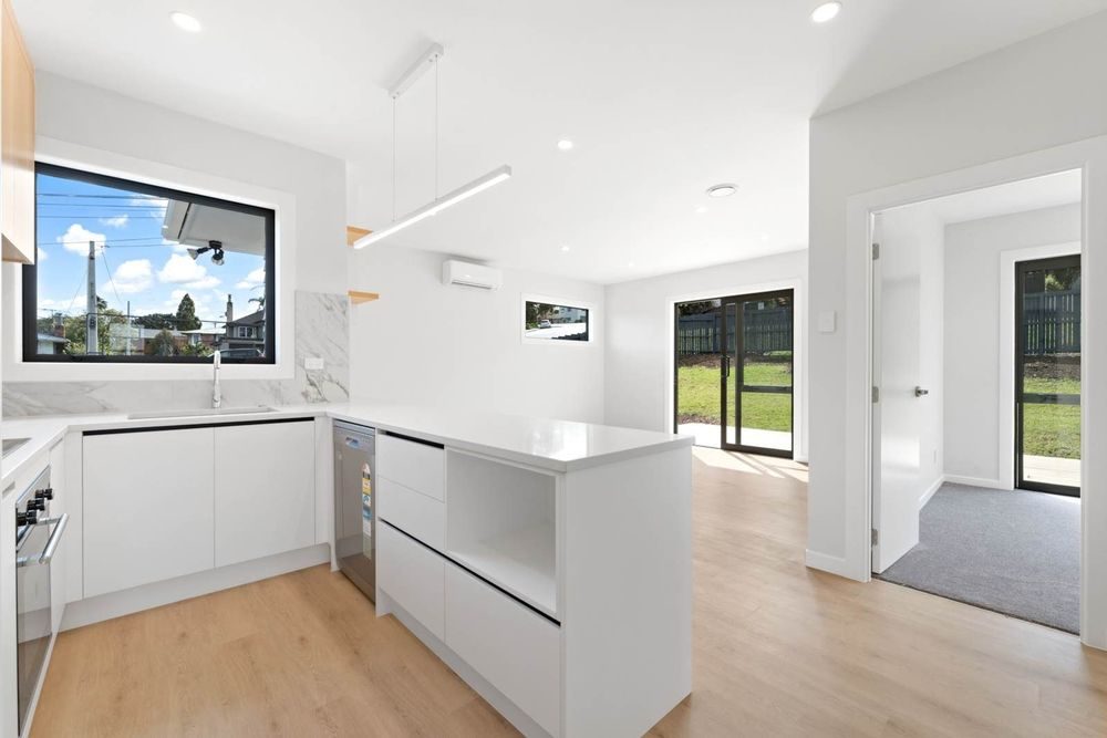 1/1 Brian Avenue, Forrest Hill, Auckland - Carousel 1