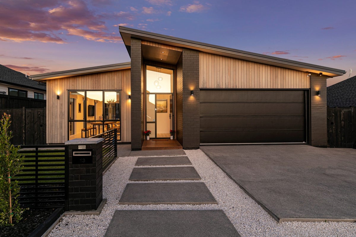 13 Ricketts Road, Wainui, Wainui - Carousel 1