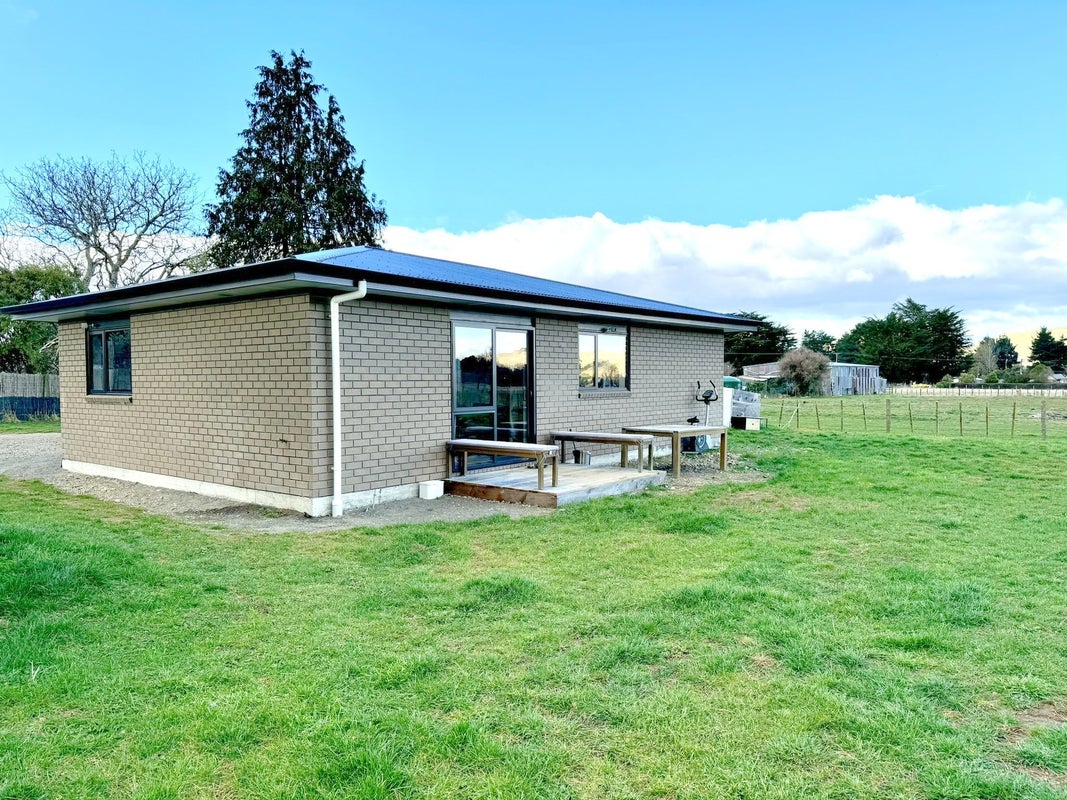 32 Station Road, Makotuku, Dannevirke - Carousel 1