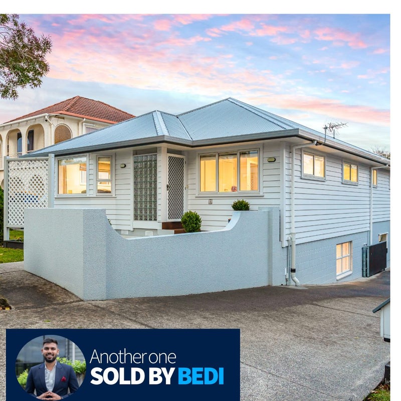 171 Edmonton Road, Te Atatu South, Auckland - Carousel 1
