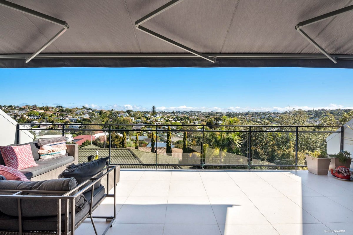 8/49 Browns Bay Road, Browns Bay, Auckland - Carousel 1