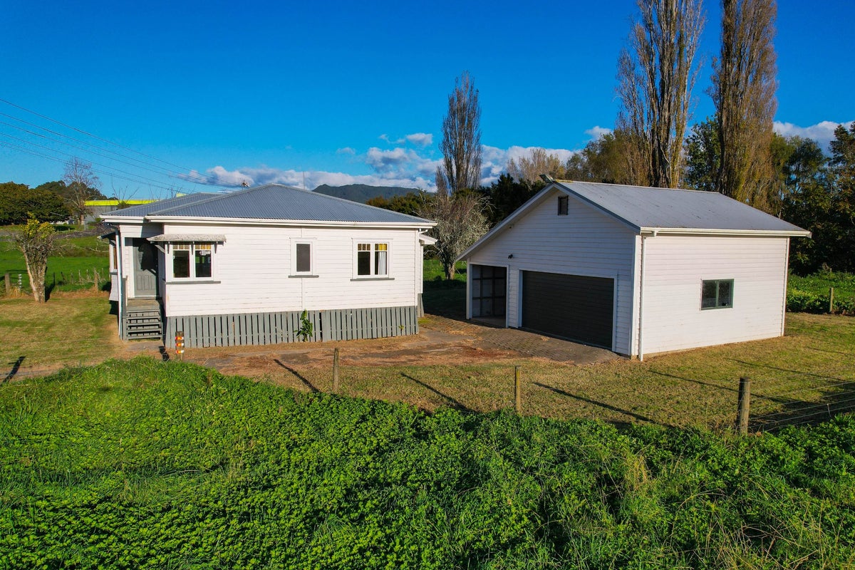 7362 State Highway 2, Paeroa - Carousel 2